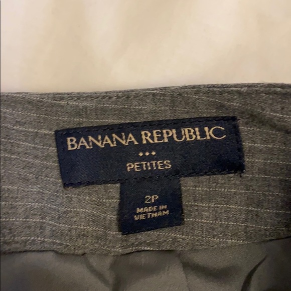 (SOLD) Banana Republic skirt - Picture 3 of 3